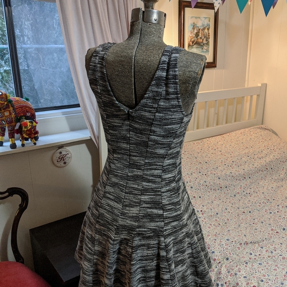 Grey Knit Fitted Short Dress - Picture 6 of 8